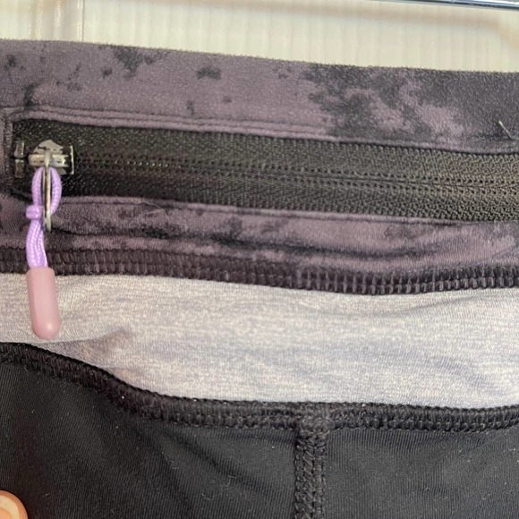 Lululemon Run Inspire Crop II Stretch Leggings Black White Canvas Women's Size 4 - Picture 11 of 11